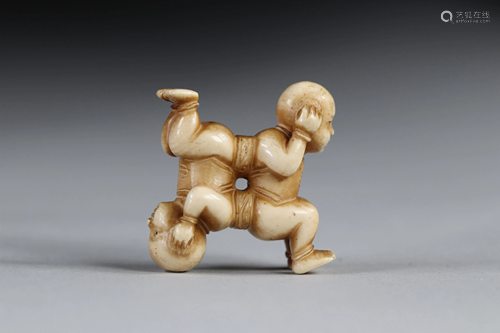 Netsuke / Okimono carved - twins. Japan Meiji period