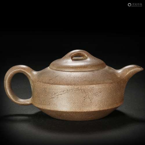 Dark-red Enameled Pottery from Ancient China