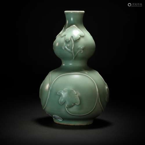 LongQuan Kiln Calabase Vase from Ming