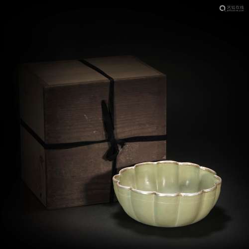 Yue Kiln Green Colored Bowl Inlaying with Silver from Song