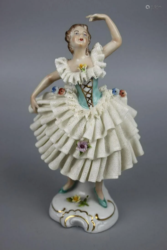 Unterweissbach Figurine Dancing Lady