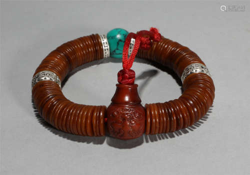 An Organic Material Bracelet