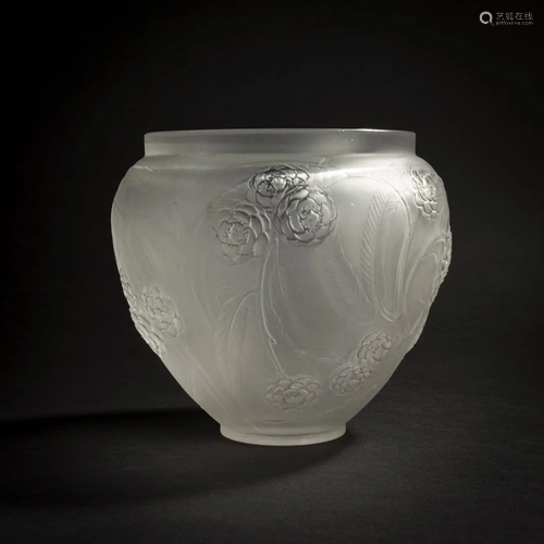 René Lalique, 'Néfliers' vase, 1923