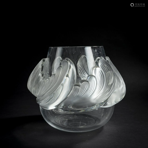 Lalique, Wingen-sur-Moder, 'Vagues' vase, 1970s