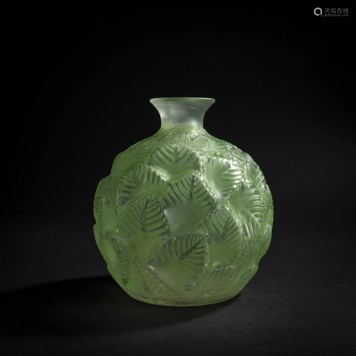 René Lalique, 'Ormeaux' or 'Feuillages' vase,