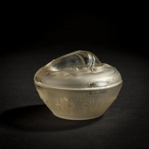 René Lalique, 'Scarabée' cream jar for