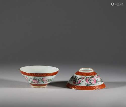 Qing Dynasty - A Pair of Three Famille Rose