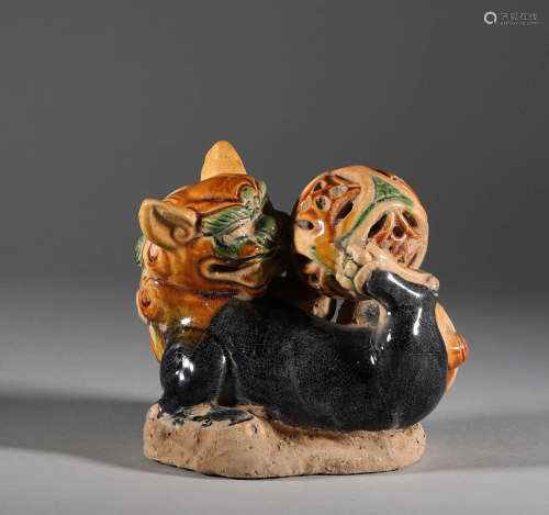 Tang Dynasty - Three-Color Lion Hydrangea Ornaments