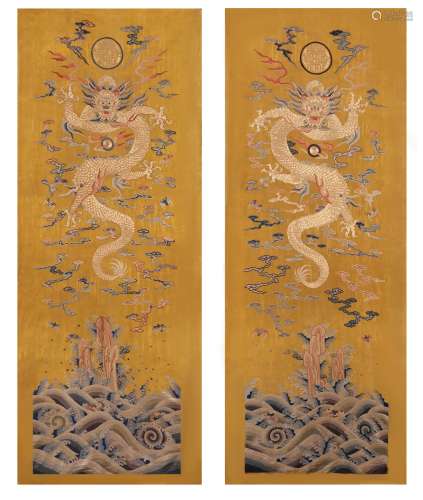 Qing Dynasty - A pair of Zhenglong Hanging Screens with Yell...