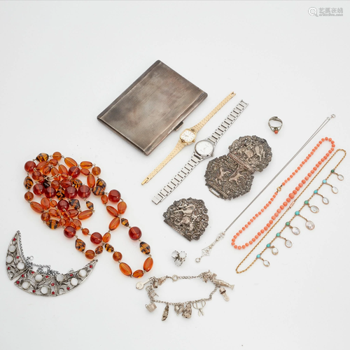 A collection of jewellery