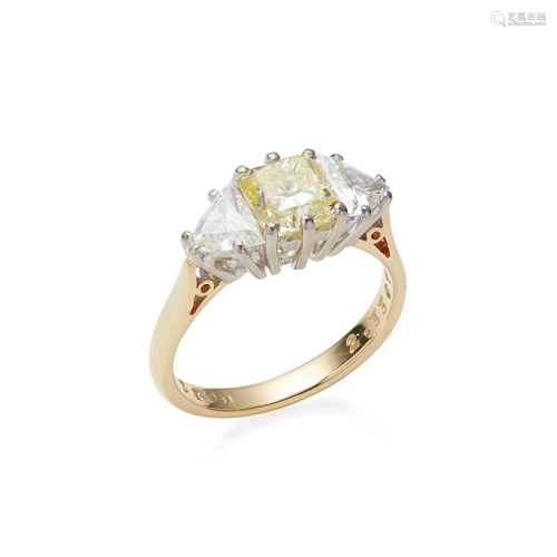 A yellow and colourless diamond set ring