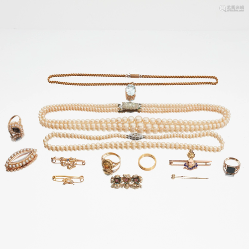 A collection of jewellery