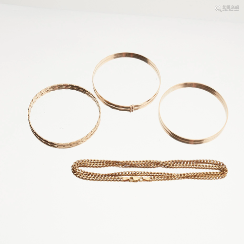 A 9ct gold bangle