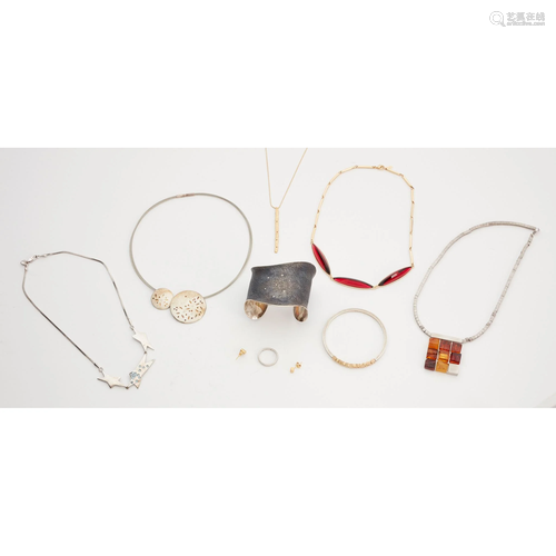 A collection of jewellery