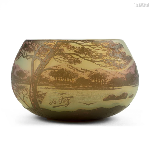 DeVez Small Landscape Cameo Glass Bowl