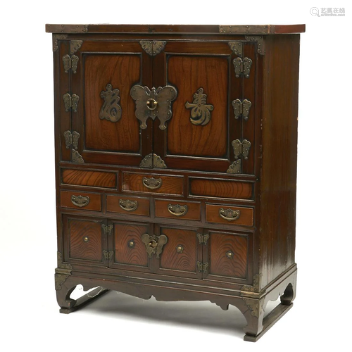 19th c. Korean Wooden Bandaji Chest of Drawers