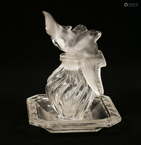 NINA RICCI LALIQUE CRYSTAL PERFUME BOTTLE WITH A