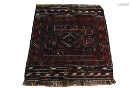 HAND WOVEN WOOL RUG, W 39.5