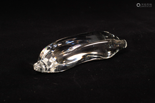 STEUBEN CRYSTAL BANANA FIGURINE, H 1.75