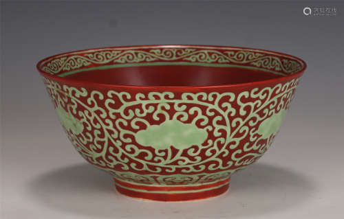A CHINESE RED GREEN GLAZED PORCELAIN BOWL