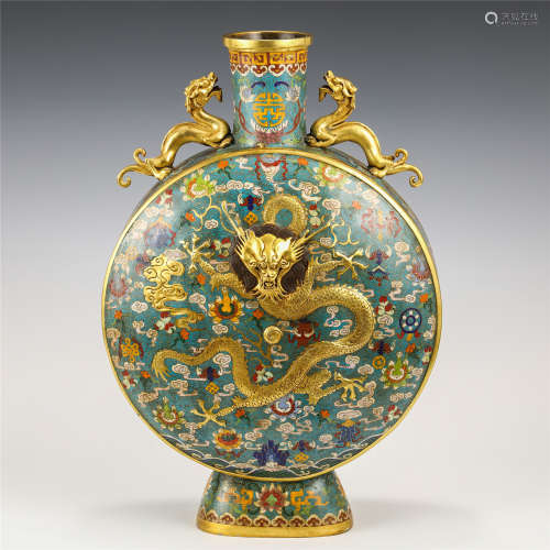 A CHINESE CLOISONNE DRAGON PATTERN VASE