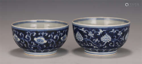 A PAIR OF CHINESE BLUE AND WHITE PORCELAIN CUPS