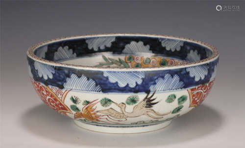 A CHINESE BLUE AND WHITE WUCAI PORCELAIN BOWL
