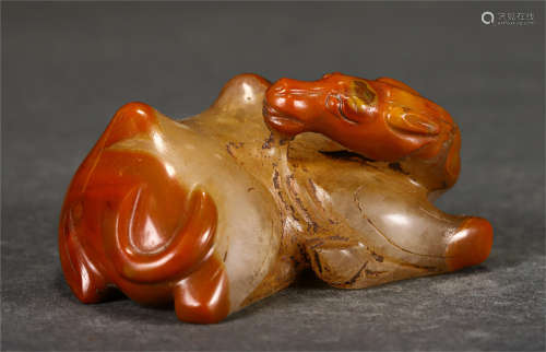 A CHINESE AGATE CAMEL DECORATION