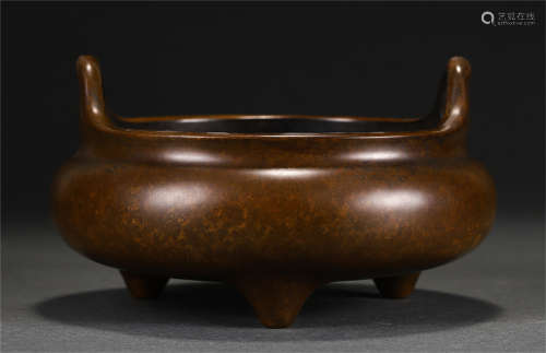 A CHINESE TRIPOD DOUBLE HANDLE CENSER