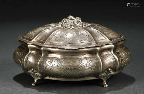 A CHINESE SILVER BOX