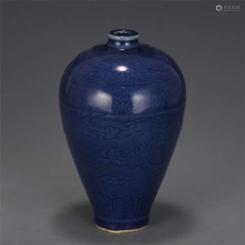 A CHINESE BLUE GLAZED PORCELAIN VASE