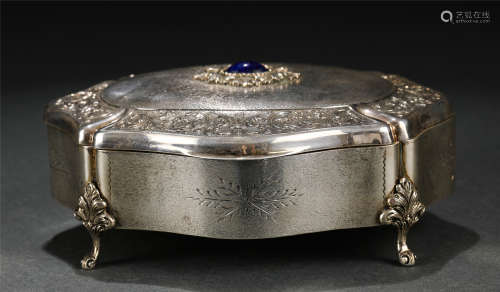 A CHINESE SILVER BOX