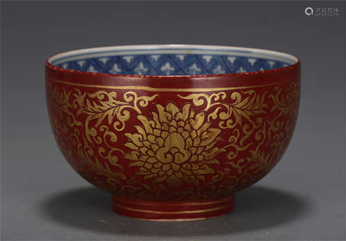 A CHINESE RED GLAZED BLUE AND WHITE PORCELAIN BOWL