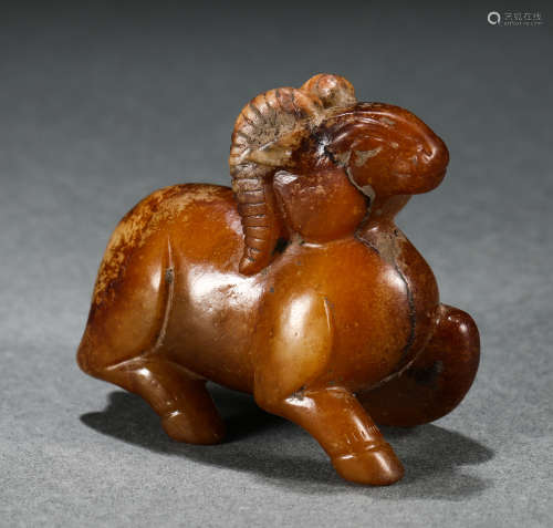 A CHINESE JADE FOO-DOG DECORATION