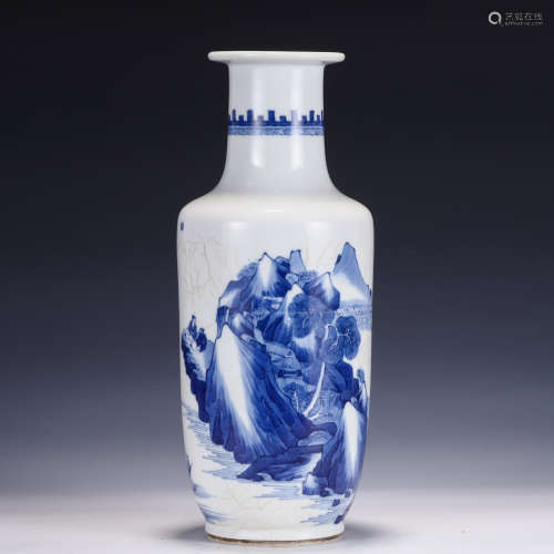 A CHINESE BLUE AND WHITE PORCELAIN VASE