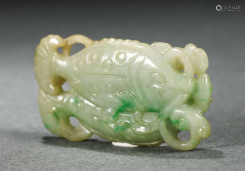 A CHINESE JADEITE HANGED ITEM