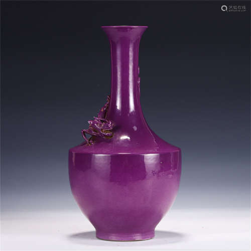 A CHINESE PURPLE GLAZED PORCELAIN VASE