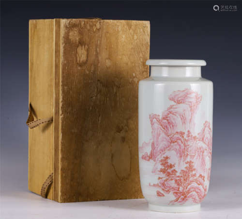 A CHINESE RED GLAZED PORCELAIN VASE