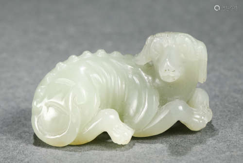 A CHINESE JADE FOO-DOG DECORATION