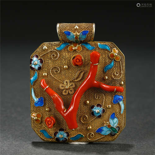 A CHINESE GILT SILVER INLAID ENAMELING HANGED ITEM