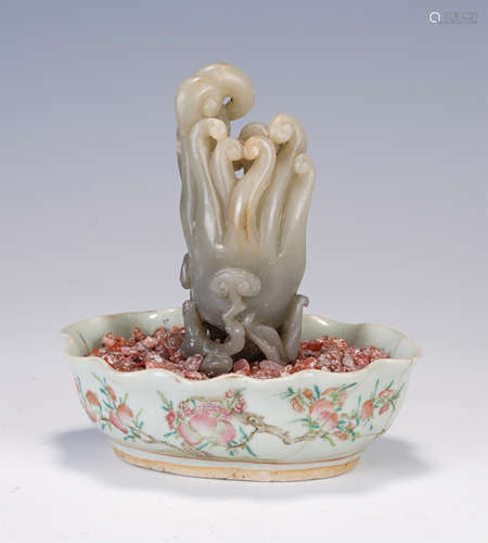 A CHINESE WHITE JADE DECORATION