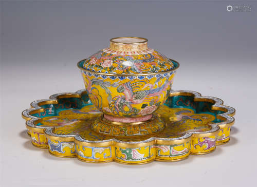 A CHINESE PAINTED ENAMEL TEACUP