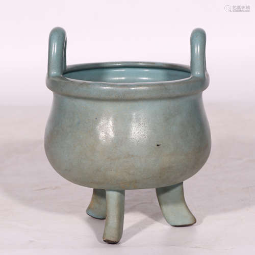 A CHINESE YUE TYPE GLAZED PORCELAIN TRIPOD CENSER