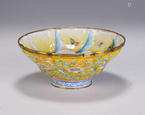 A CHINESE PAINTED ENAMEL BOWL