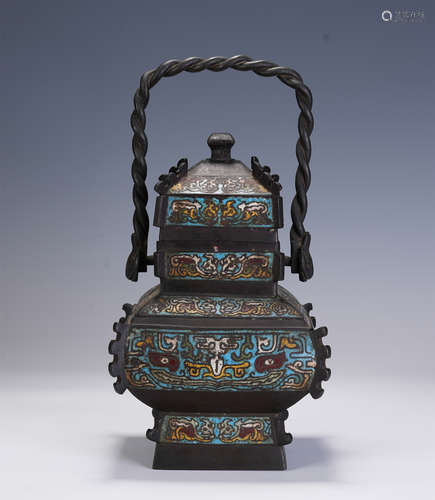 A CHINESE ENAMEL POT WITH LANG HANDLE