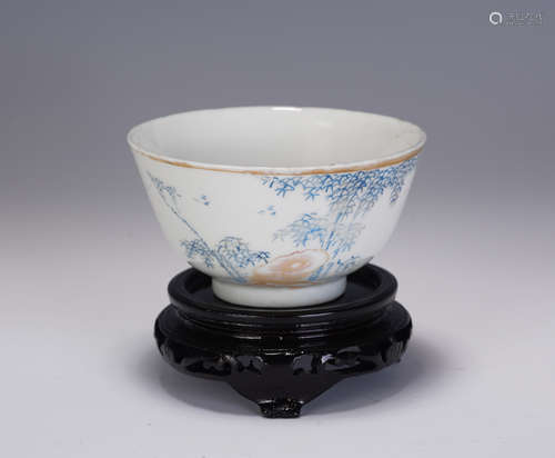 A CHINESE FAMILLE ROSE PORCELAIN BOWL