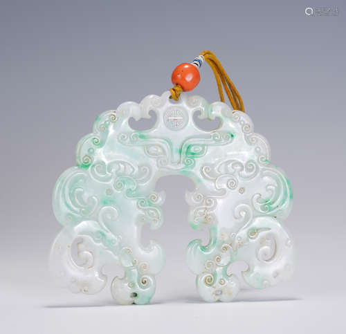 A CHINESE JADEITE PENDANT