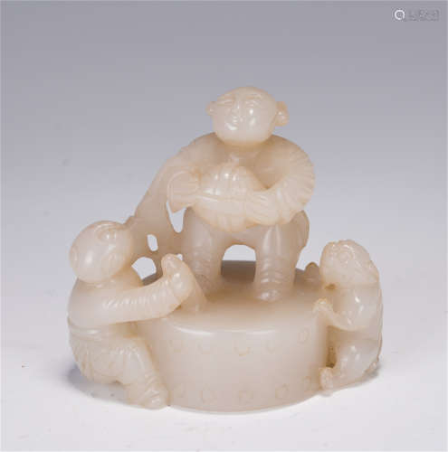 A CHINESE WHITE JADE FIGURE DECORATION