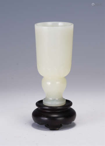 A CHINESE WHITE JADE STEM WINECUP