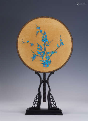 A CHINESE KINGFISHER FEATHER CIRCULAR FAN